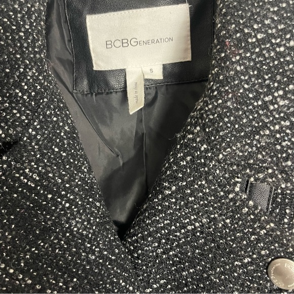 Women’s BCBG Black & White Woven Coat Size Small! - Picture 8 of 9